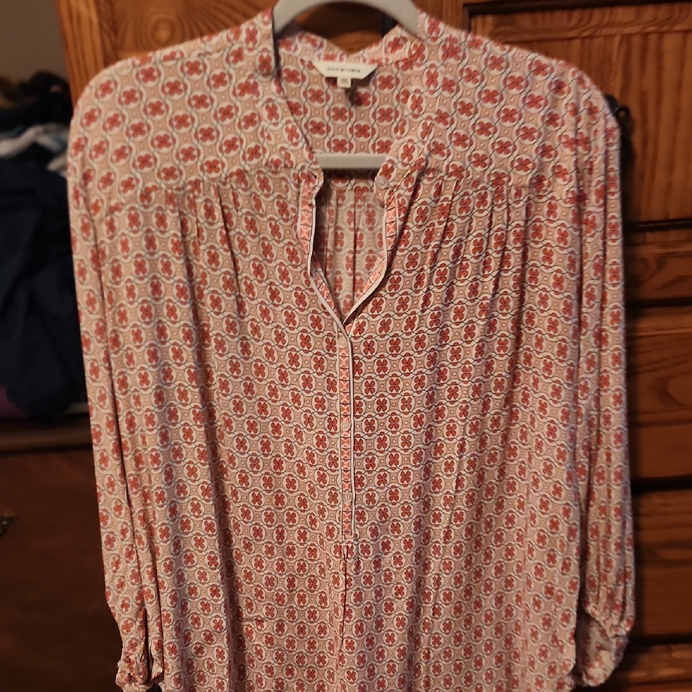 Max Studio Red and White Patterned Blouse